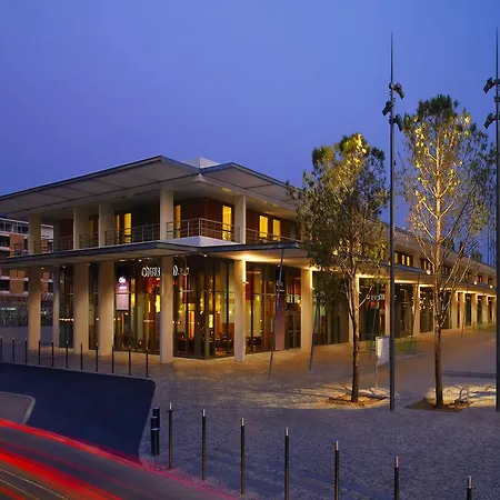 Ξενοδοχείο Courtyard By Marriott