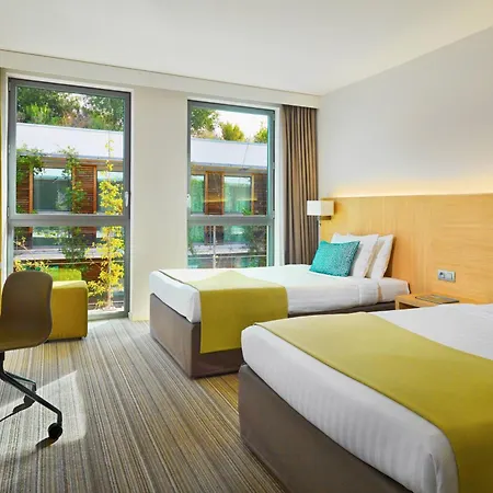 Courtyard By Marriott Ξενοδοχείο 4*