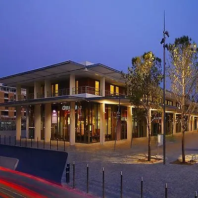 Ξενοδοχείο Courtyard By Marriott