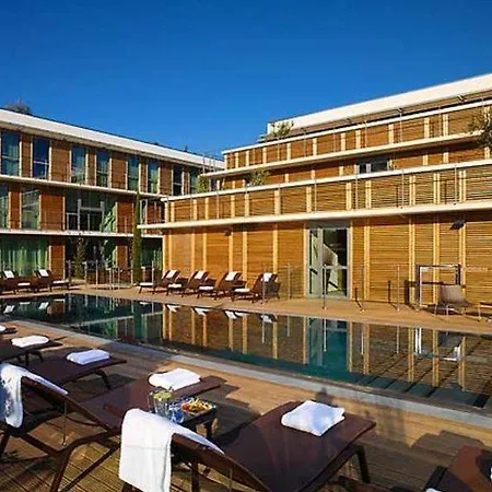 Courtyard By Marriott
